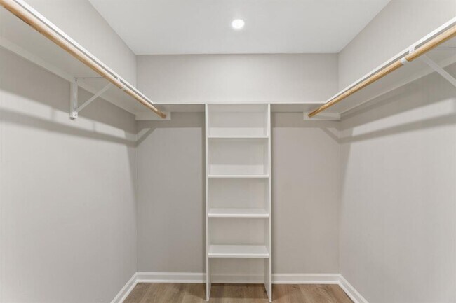 Building Photo - 7603 Barcelona Cove