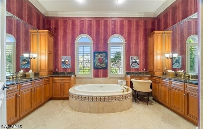 Building Photo - 550 21st Ave S