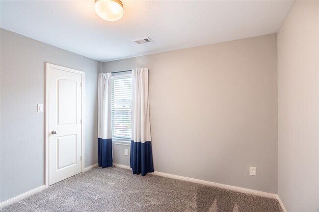 Building Photo - 13142 Silverglen Run Trl