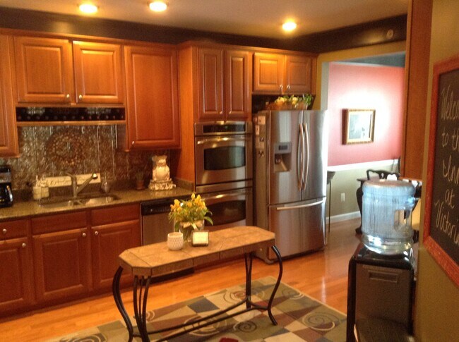 Building Photo - 1518 Enyart Way