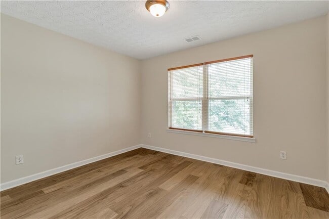 Building Photo - 3168 Meadow Point Dr