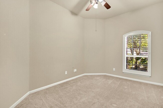 Building Photo - 9226 Fernwillow Dr
