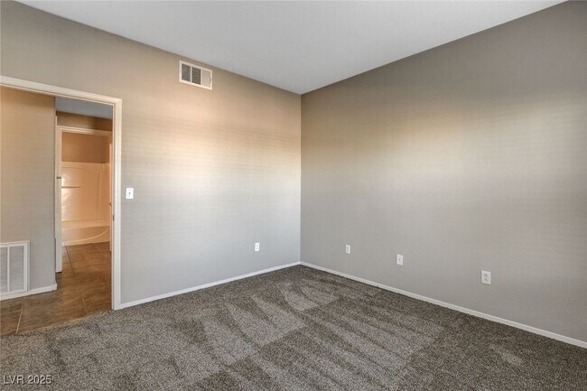 Building Photo - 8250 N Grand Canyon Dr