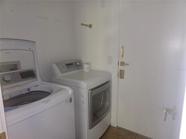Building Photo - 8163 Winter St