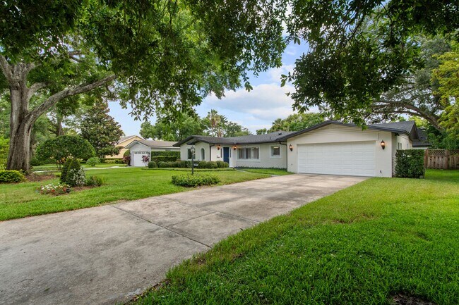 Primary Photo - Renovated Winter Park 32789 Home for Lease