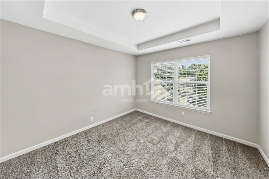 Building Photo - 204 Annesbury Ln