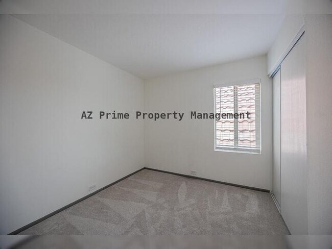 Building Photo - 4710 N 10th Pl