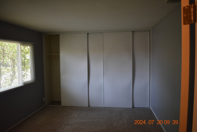 Building Photo - 330 Bald Pate Dr