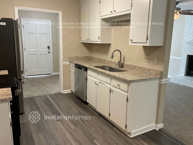 Building Photo - 3620 Castlegate Dr