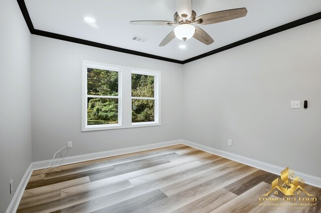 Building Photo - 1439 Westridge Rd SW