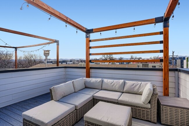 Building Photo - 2739 W 24th Ave