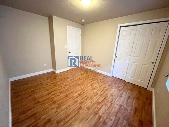 Building Photo - 10276 Deer Meadow Cir