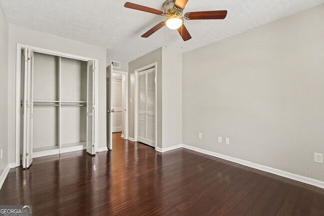 Building Photo - 918 Dunbar Dr