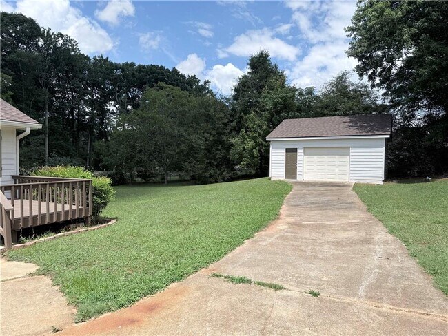 Building Photo - 40 Salem Ridge