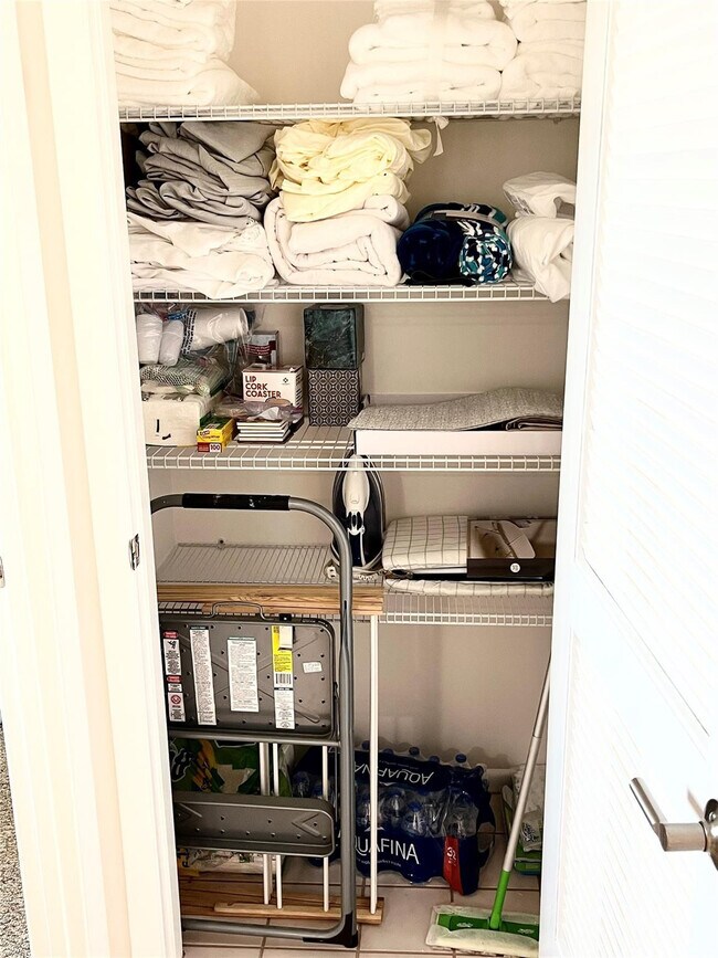 Building Photo - 40 NE Plantation Rd