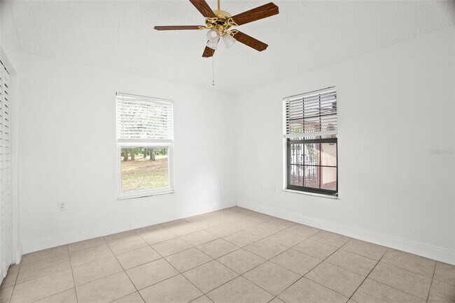 Building Photo - 15005 Noon Ct