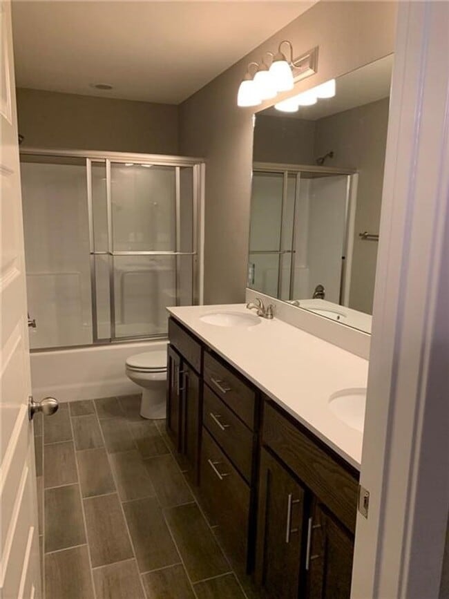 Building Photo - 505 W Weymouth