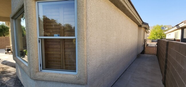 Building Photo - Charming Single-Story Pulte Home in a corn...