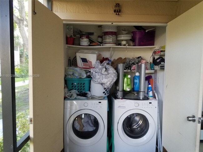 Building Photo - 15570 SW 105th Ln