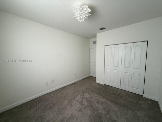 Building Photo - 2631 SE 11th St