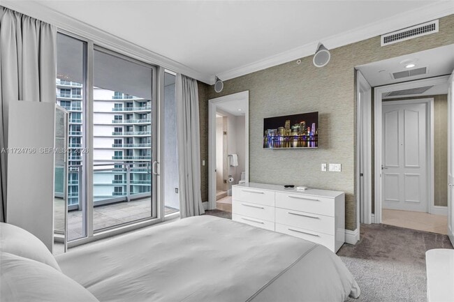 Building Photo - 10295 Collins Ave