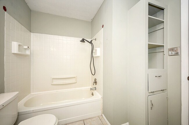 Building Photo - 5836 Slater Cir