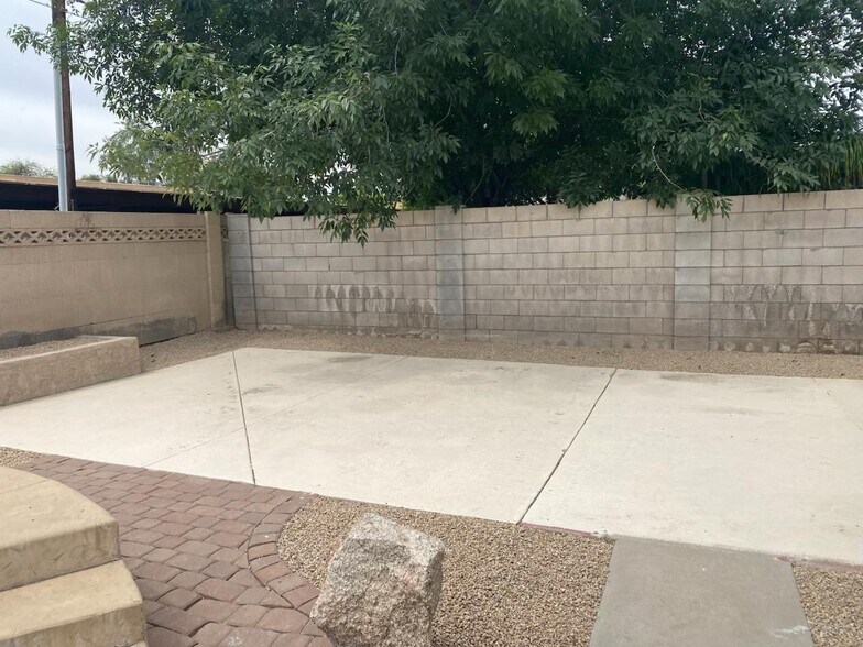 backyard patio - 2937 E Turquoise Dr