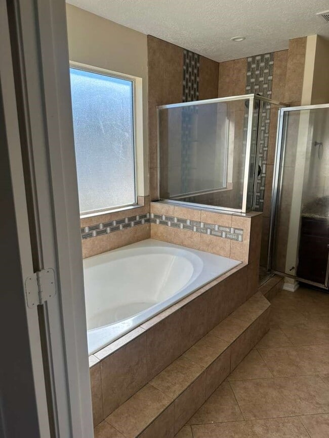 Building Photo - 5718 Straight Way