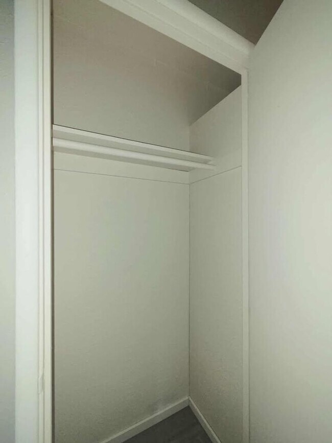 Building Photo - 1261/1263 Montana St.