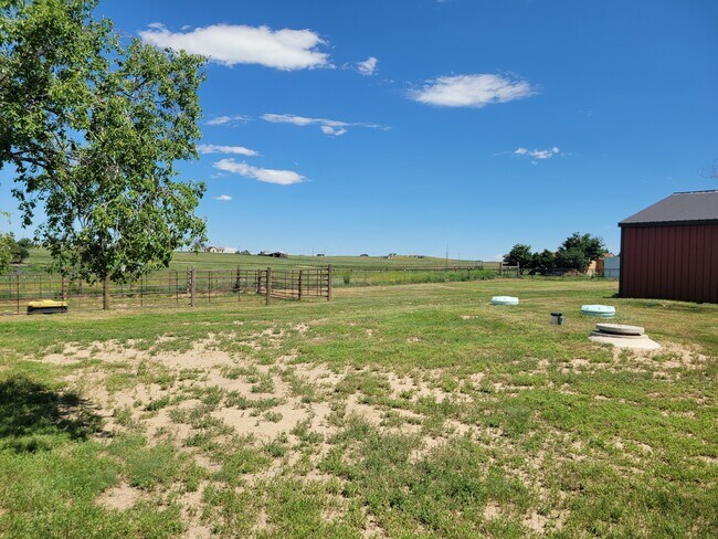 Building Photo - 11665 Blaney Rd S