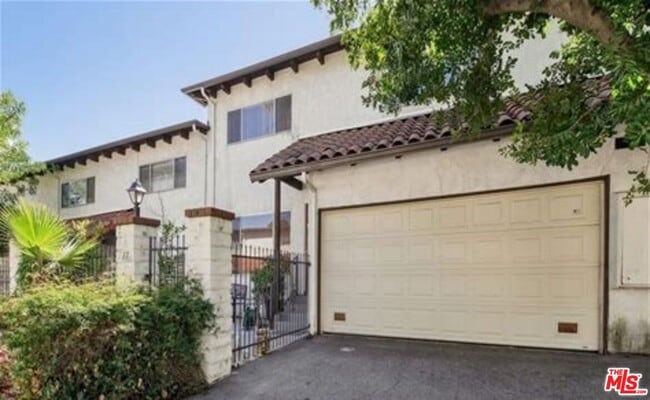 Building Photo - 5275 Colodny Dr