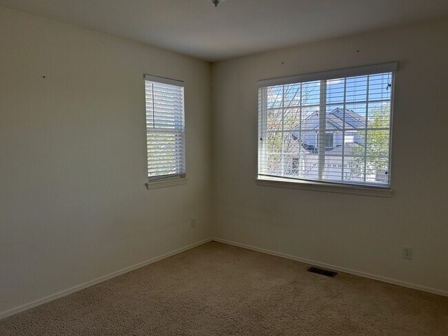 Building Photo - Comfortable 3-Bedroom Home with Community Amenities in Fort Collins – Available Now