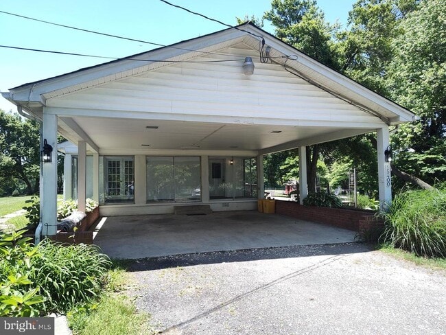 Building Photo - 15400 Mt Calvert Rd