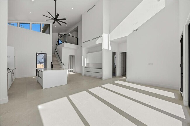 Building Photo - 513 Archer St