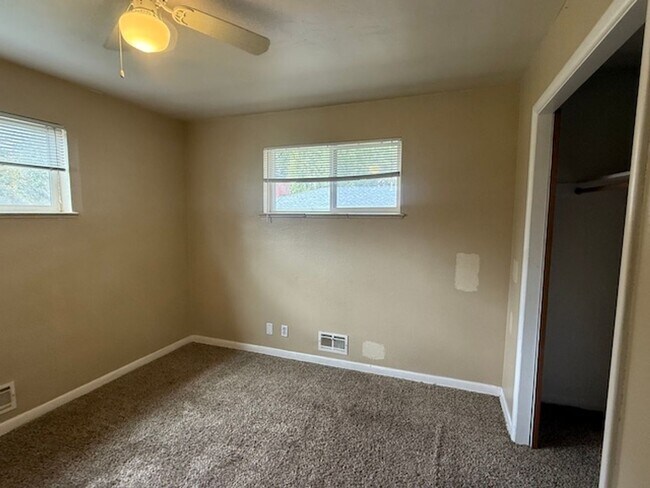Building Photo - BRICK HOME WITH FINISHED BASEMENT