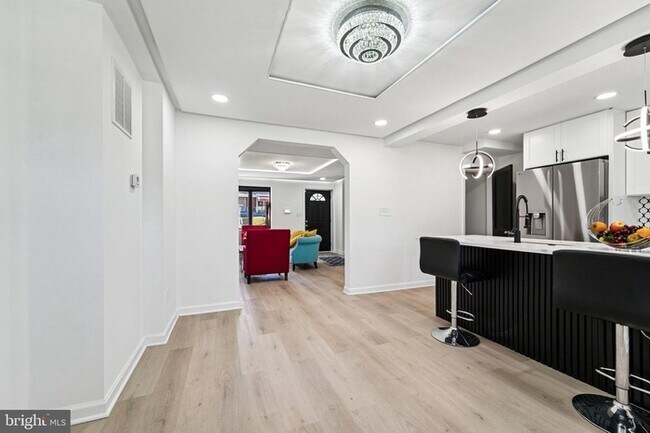 Building Photo - BEAUTIFUL 3 Bedroom 2 Bathroom Home