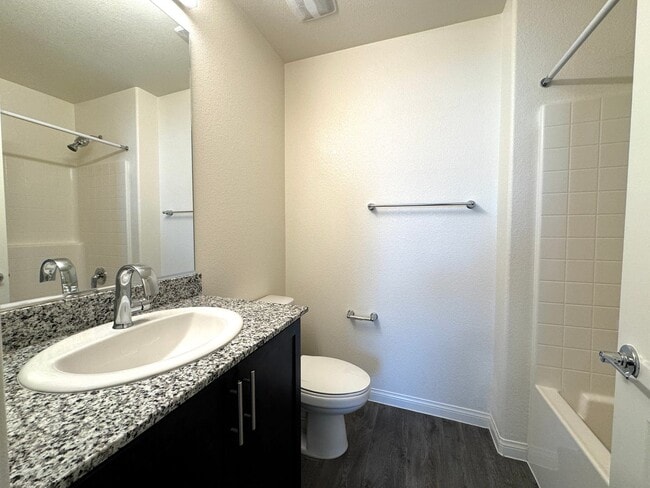 Building Photo - 2662 Champagne Gold Ave