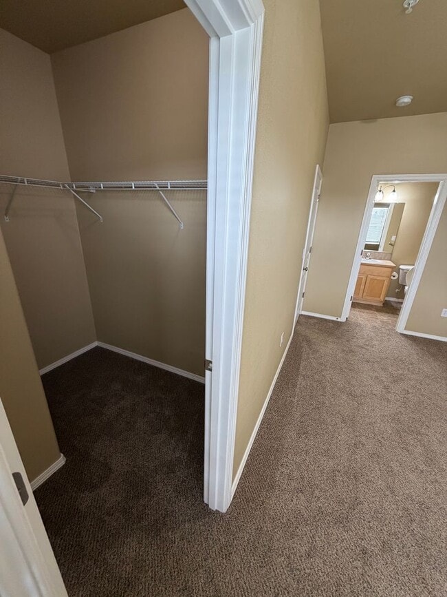 Building Photo - Modern Comfort Meets Easy Living in McKenzie Ridge Estates