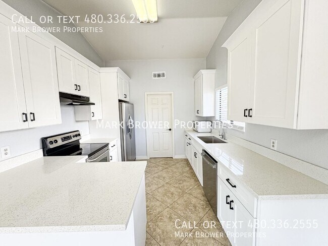 Building Photo - 449 E Meadows Ln