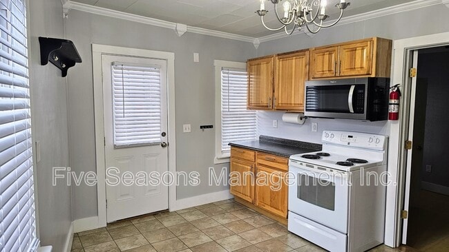 Building Photo - 65-67 Intervale Avenue - 4