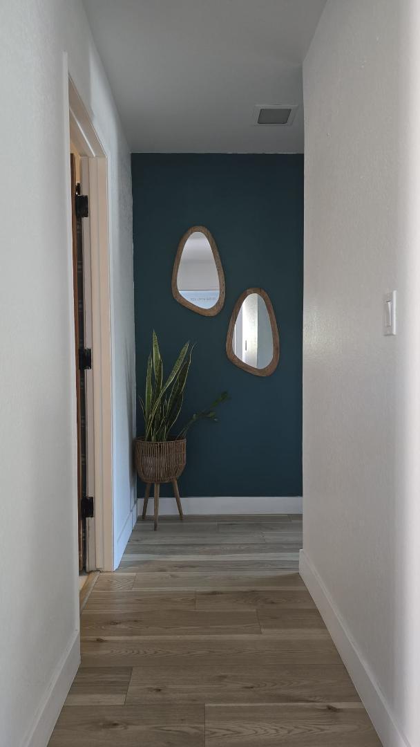 Building Photo - 785 W 19th St