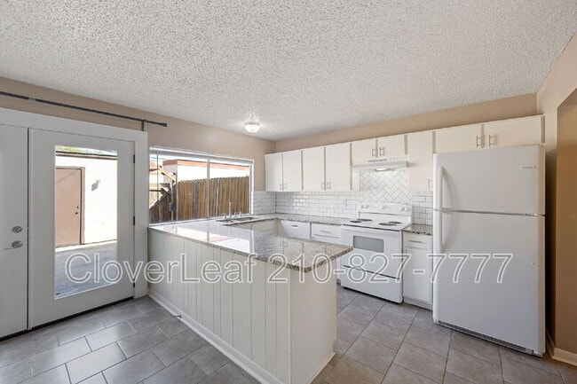 Building Photo - 6605 Spring Hurst Dr
