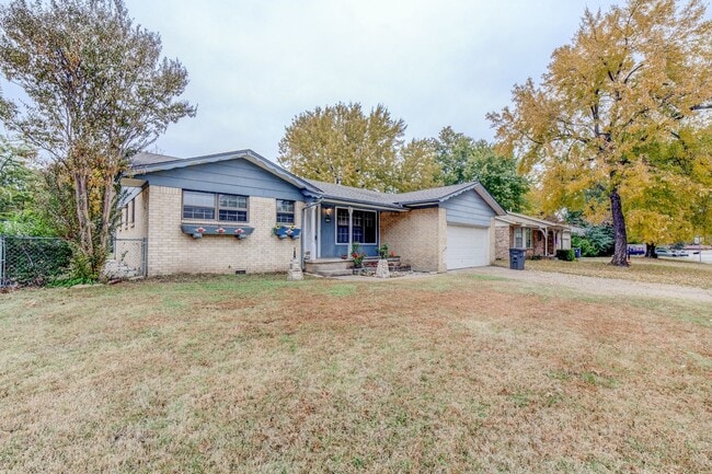 Building Photo - 3 BED 2 BATH! Schedule a tour today!