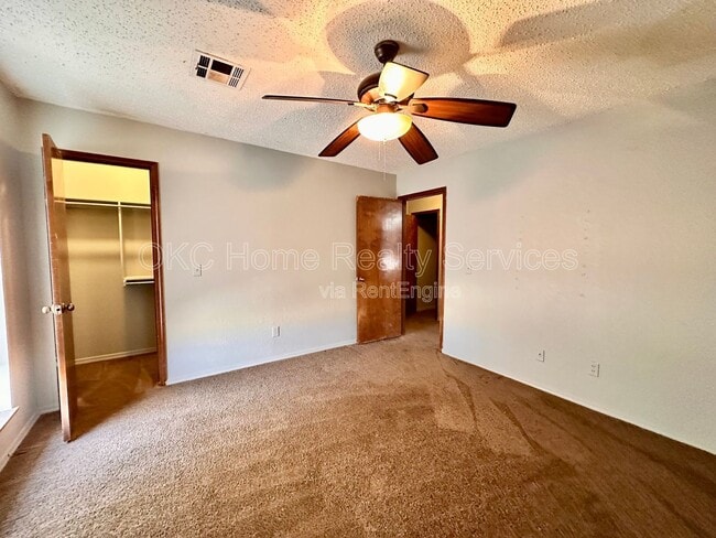 Building Photo - 8712 Rayburn Ave