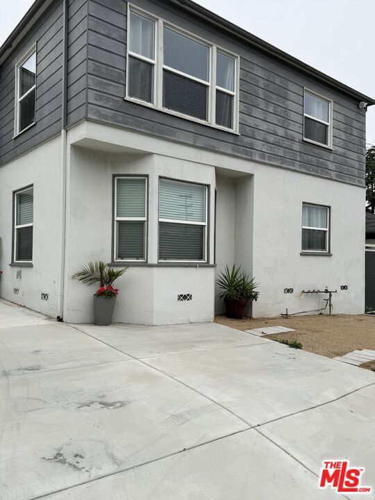 Primary Photo - 1754 Glendon Ave