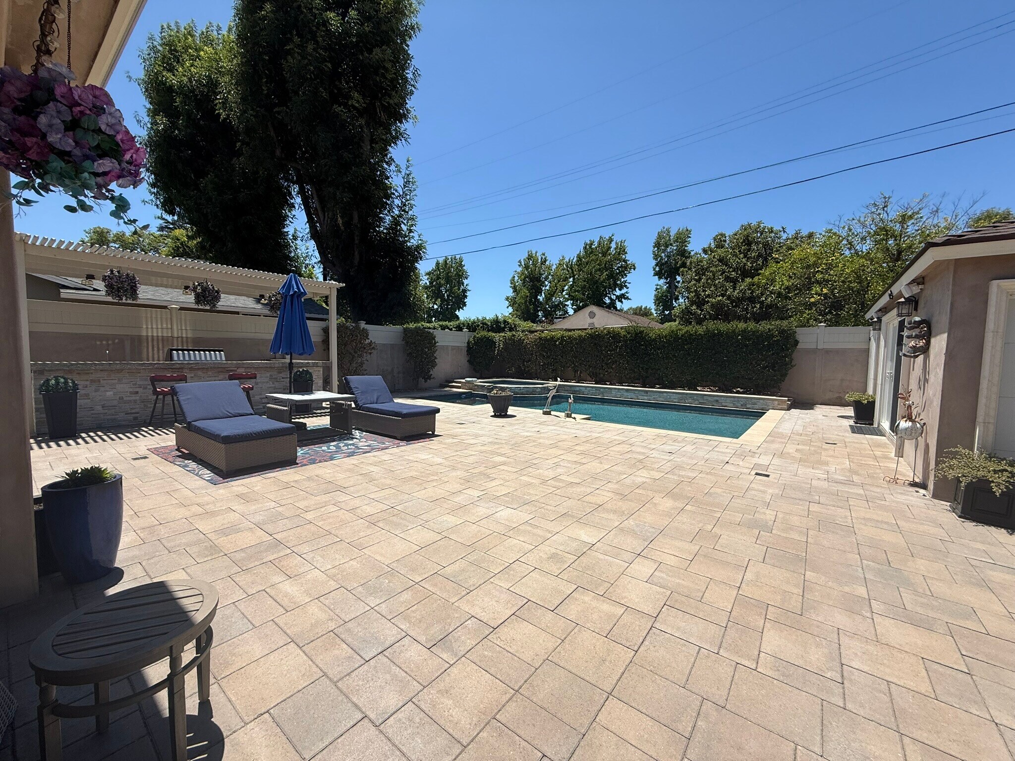 Building Photo - 6039 Greenbush Ave