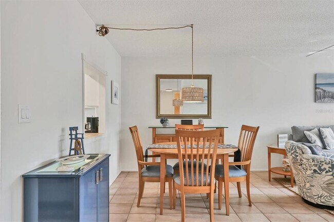 Building Photo - 1250 N Portofino Dr