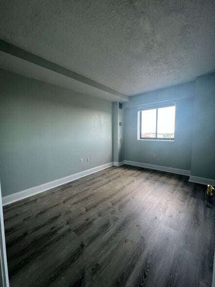 Building Photo - 15 N Beacon St