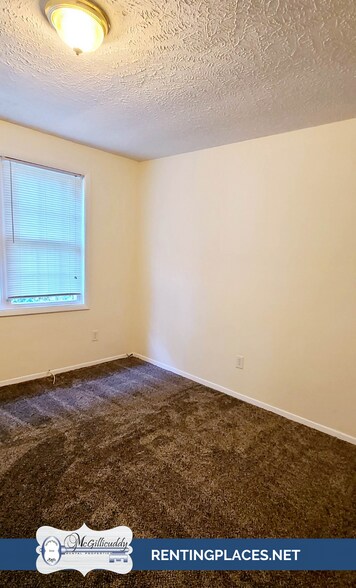 Building Photo - 1207 Holden Dr