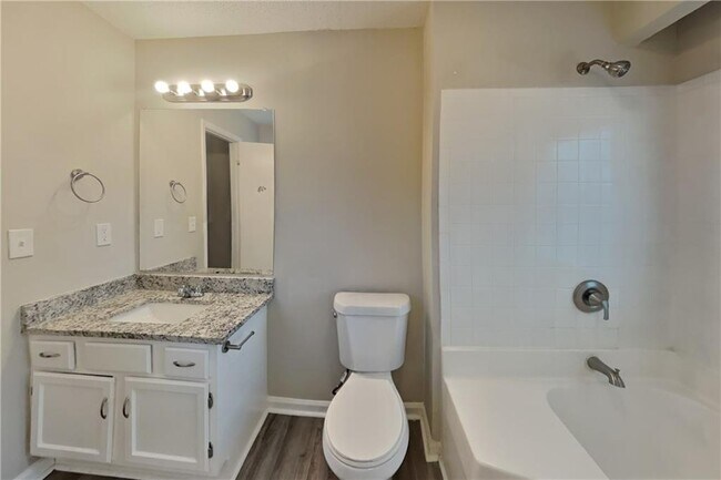 Building Photo - 140 Linda Ln